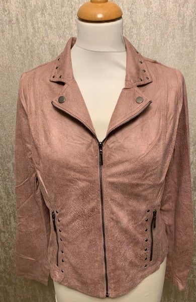 In Front jakku Mapelina